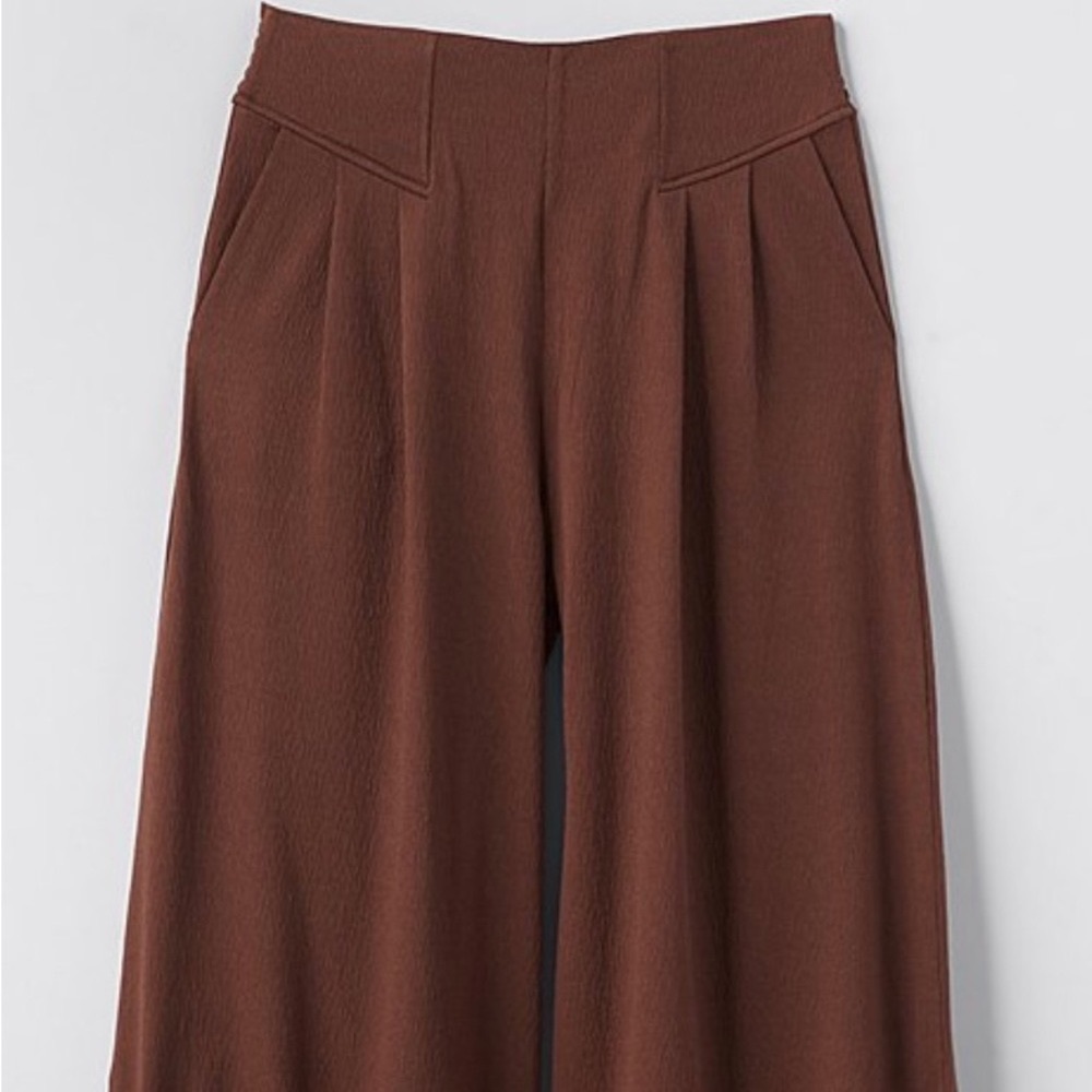 Matilda Jane - Coco Alice Wide-Leg Crop Pants Brand New (Size Med)